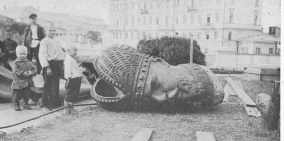 Toppled statue of Tsar Alexander III Toppled statue of Alexander III